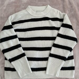 American Eagle Outfitters Black and White Striped Sweater